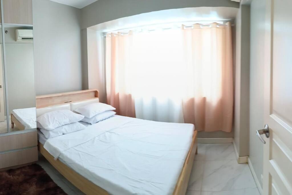 Monarch Parksuites - Balmoral Place Paranaque City Ngoại thất bức ảnh