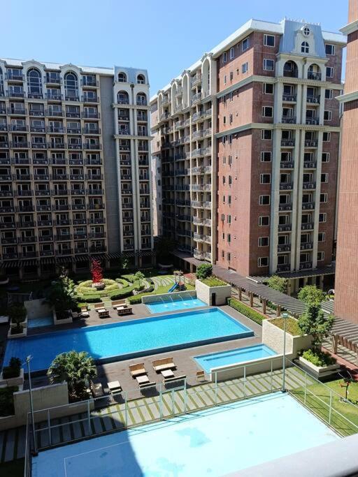 Monarch Parksuites - Balmoral Place Paranaque City Ngoại thất bức ảnh